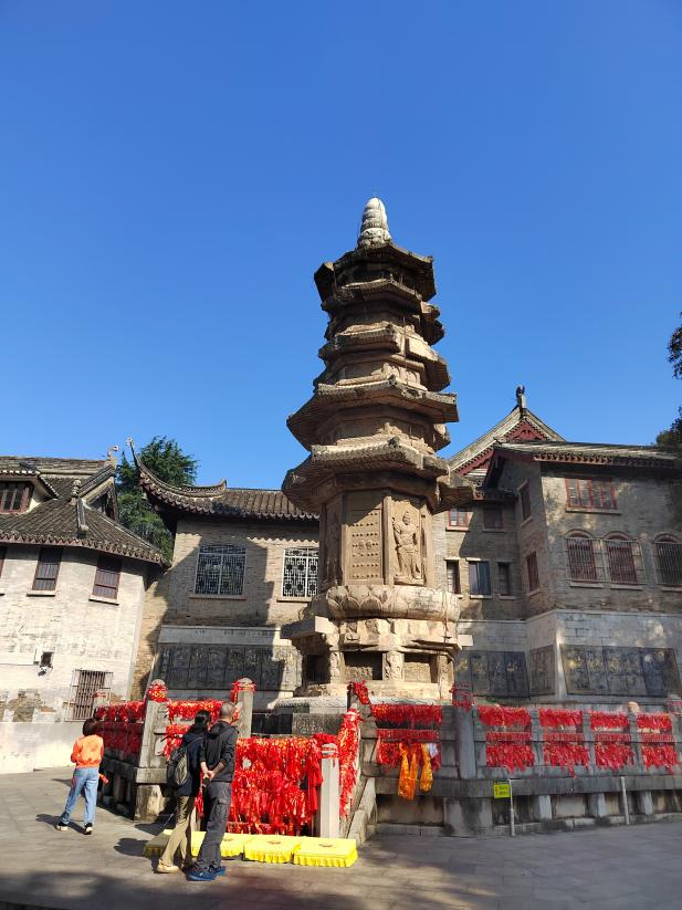 8D935DE5E69EC1E443EBBDE9D0A34B4C